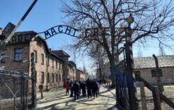 Więcej o: Wycieczka do Oświęcimia