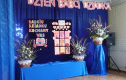 Więcej o: Dzień Babci i Dziadka