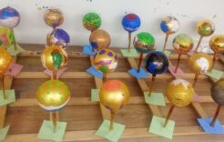 Więcej o: Wycieczka do Fabryki Bombek w Wieliczce